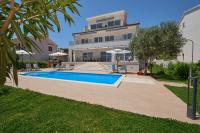 Bazén v ubytovaní Villa Mila Trogir alebo v jeho blízkosti