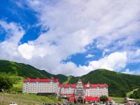 ホテルから撮影された、または一般的な山の景色