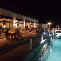 Bazén v ubytování Garden Rooms by Lagoon View nebo v jeho okolí