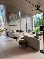 Χώρος καθιστικού στο Hidden City Ubud - Modern Comfort and Relaxed Living near Central Ubud and Rice Fields - New Year's Offer