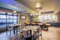 Un lugar para sentarse en Atour Light Xiamen Railway Station