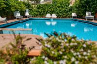 Bazén v ubytovaní Civitel Akali Hotel alebo v jeho blízkosti