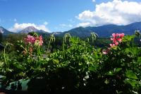 A general mountain view or a mountain view taken from a panziókat