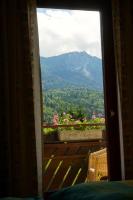 A general mountain view or a mountain view taken from a panziókat