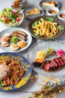 Jídlo v hotelu nebo okolí