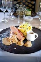 Jídlo v hotelu nebo okolí