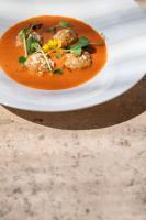 Jídlo v hotelu nebo okolí