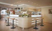 The lounge or bar area at Hotel Residence La Pertica