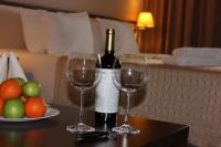 Nápoje v ubytování Kendros Hotel