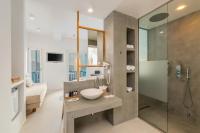 Kúpeľňa v ubytovaní Bluetopia Suites