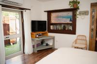 TV&#47;Unterhaltungsangebot in der Unterkunft Unique Suite In Eilat