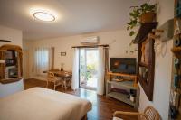 Ein Bett oder Betten in einem Zimmer der Unterkunft Unique Suite In Eilat