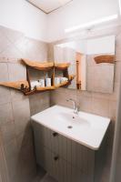 Ein Badezimmer in der Unterkunft Unique Suite In Eilat