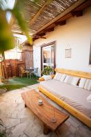 Ein Sitzbereich in der Unterkunft Unique Suite In Eilat
