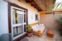 Ein Sitzbereich in der Unterkunft Unique Suite In Eilat