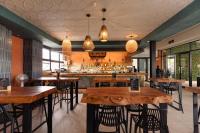 En restaurant eller et andet spisested på The Dream Stay At The Blyde - Suite 1