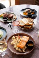 Jídlo v hotelu nebo okolí