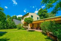 Vonkajšia záhrada v ubytovaní Villa Mária Vendégház