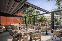 Ein Restaurant oder anderes Speiselokal in der Unterkunft Remisens Hotel LUCIJA 