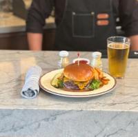 Jídlo v hotelu nebo okolí