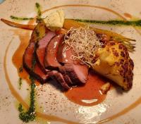 Jídlo v hotelu nebo okolí