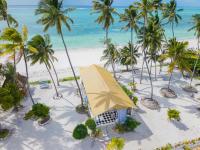 Luftaufnahme eines Ferienresorts am Strand in der Unterkunft ZAN Orient Beach Hotel in Bwejuu