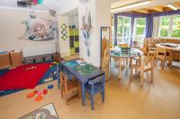Posedenie v ubytovaní Kinderhotel Sailer