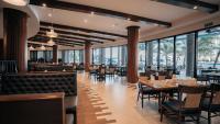 En restaurant eller et andet spisested på The Royal Sands Resort & Spa