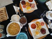 Еда / где поесть недалеко от отеля