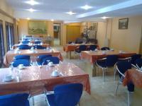 Reštaurácia alebo iné gastronomické zariadenie v ubytovaní HOTEL FORNOS - Barcelona