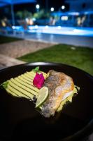 Jídlo v hotelu nebo okolí