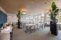 Restaurace v ubytování Hotel Kurhaus am Sarnersee