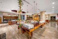 En restaurant eller et andet spisested på Lijiang Riverside Luxury Hotel, Guilin