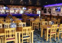 En restaurant eller et andet spisested på M15 Meadow View Golden palm