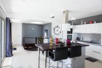 Villa Angel Sunsetにあるキッチンまたは簡易キッチン
