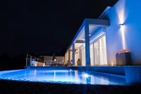 Villa Angel Sunsetの敷地内または近くにあるプール