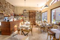 Restaurace v ubytování Luxury Apartment, Appartamento a Passignano sul Trasimeno