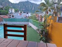 Nespecifikovaný výhled na hory nebo výhled na hory při pohledu z hotelu