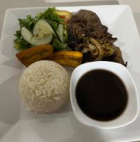 Jídlo v luxury tent nebo okolí