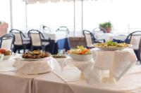 Jídlo v hotelu nebo okolí