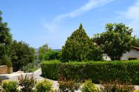 Ogród w obiekcie Aspalathos Villas