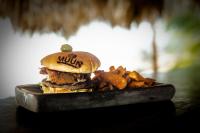 Φαγητό σε αυτό το κάμπινγκ ή κάπου εκεί κοντά