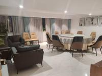 Un lugar para sentarse en 郑州豪锦汇酒店 Zhengzhou Haojinhui Hotel