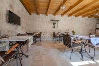 Μια τηλεόραση ή/και κέντρο ψυχαγωγίας στο Sara Cave Cappadocia