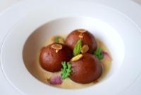 Comida en o cerca de este hotel