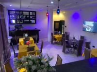 TV in/ali zabaviščno središče v nastanitvi Hilton Garden Hotel