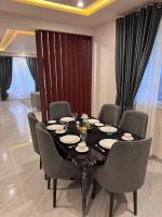 Χώρος καθιστικού στο The Timberline Murree