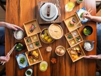 Jídlo v hotelu nebo okolí