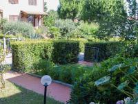 A garden outside Il Sestante