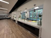 une cafétéria avec un buffet de plats dans l'établissement Bolger Hotel and Conference Center, à Potomac